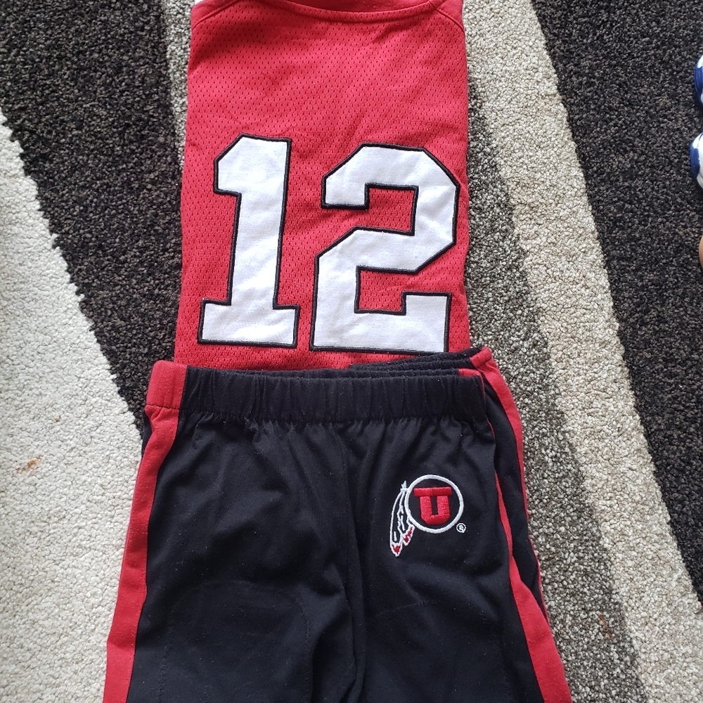 Utah Utes Outfit
